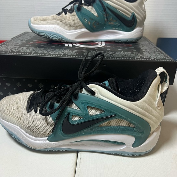 Nike KD 15
Photon Dust Teal - Picture 9 of 11